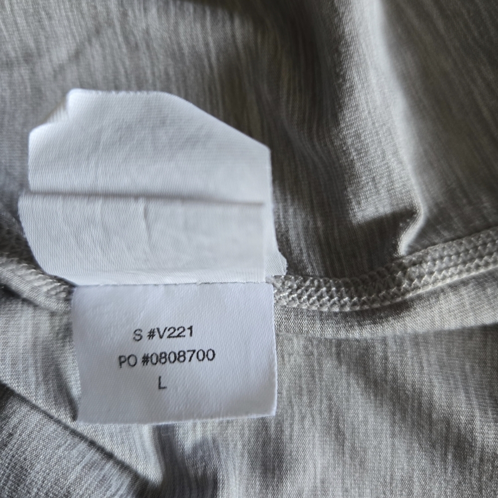 Vuori Ease Performance Half Zip 2.0 Size Large Light Heather Gray Color - Picture 5 of 6